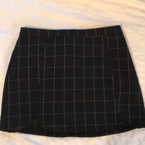 BRANDY MELVILLE PLAID SKIRT